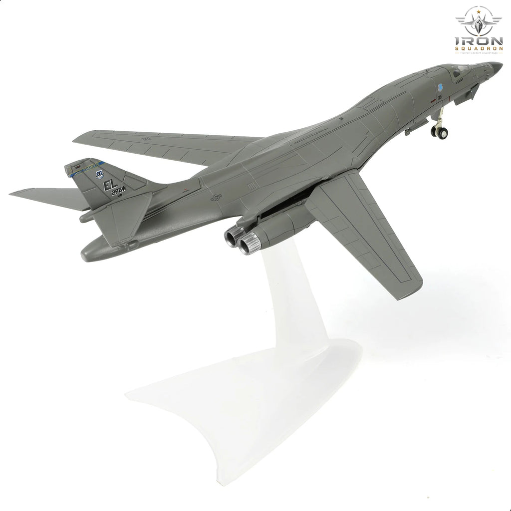 B-1B Lancer — Ellsworth AFB 1:200 Diecast Model - image 1