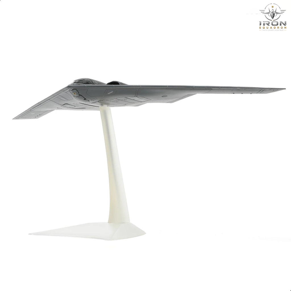B-2 Spirit — 82-1066 1:200 Diecast Model - image 6
