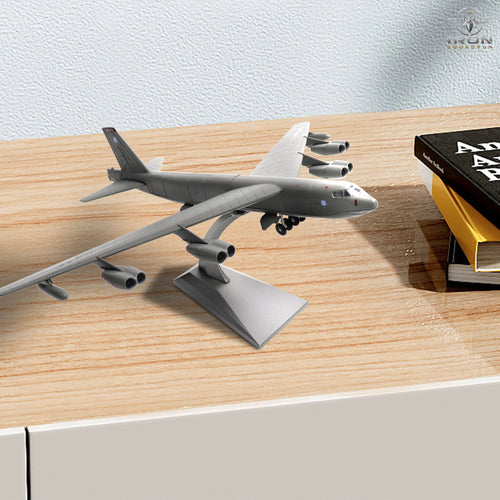B-52 Stratofortress — U.S. Air Force 1:200 Diecast Model - image 1