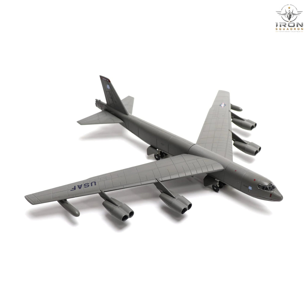 B-52 Stratofortress — U.S. Air Force 1:200 Diecast Model - image 6