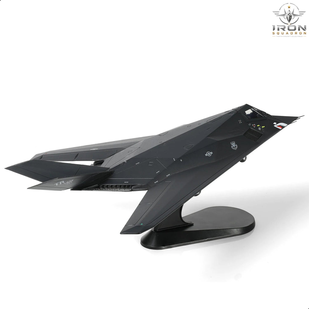 F-117 Nighthawk — Edwards AFB 1:72 Diecast Model - image 6