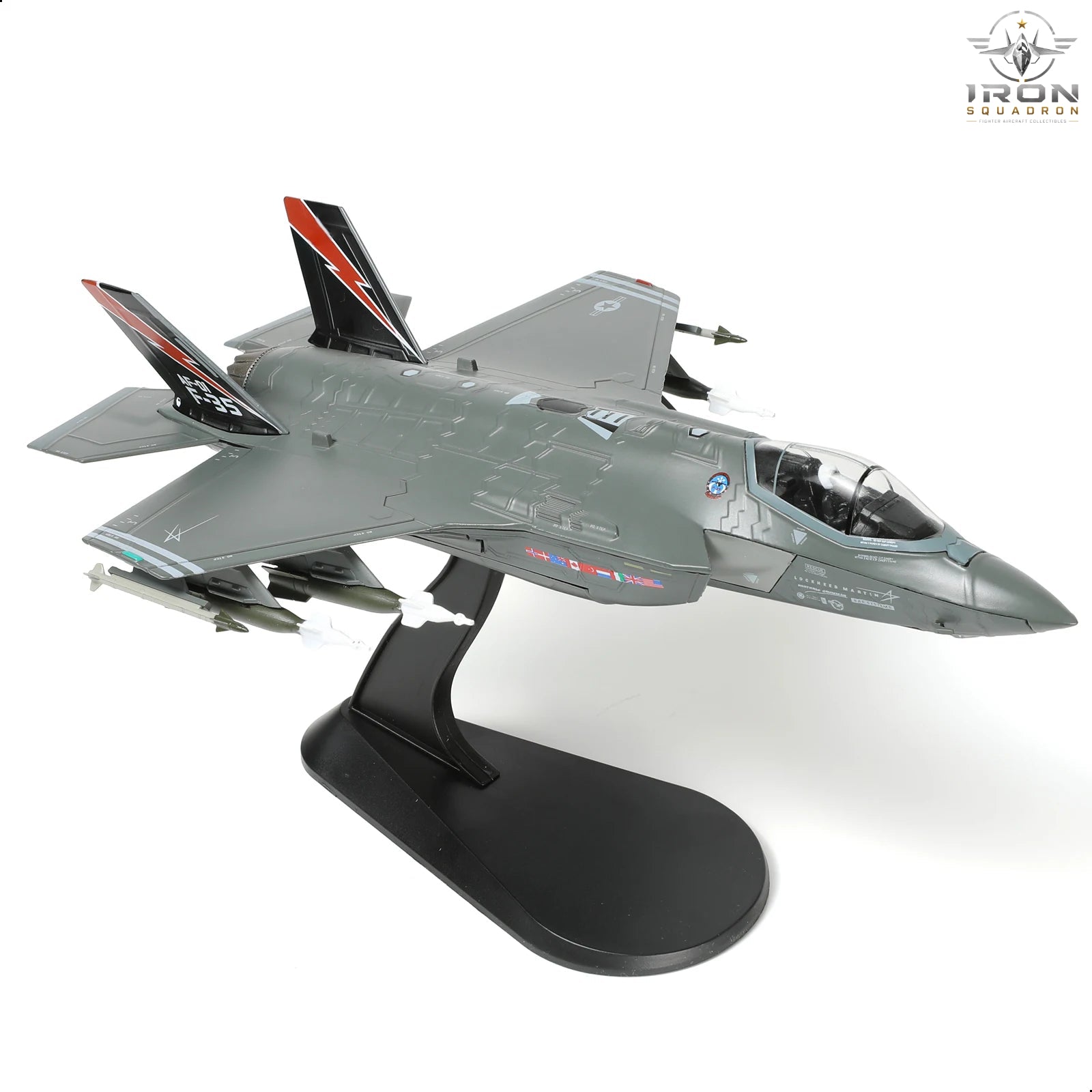 F-35A Lightning II — AF-01 First Jet 1:72 Diecast Model - image 2
