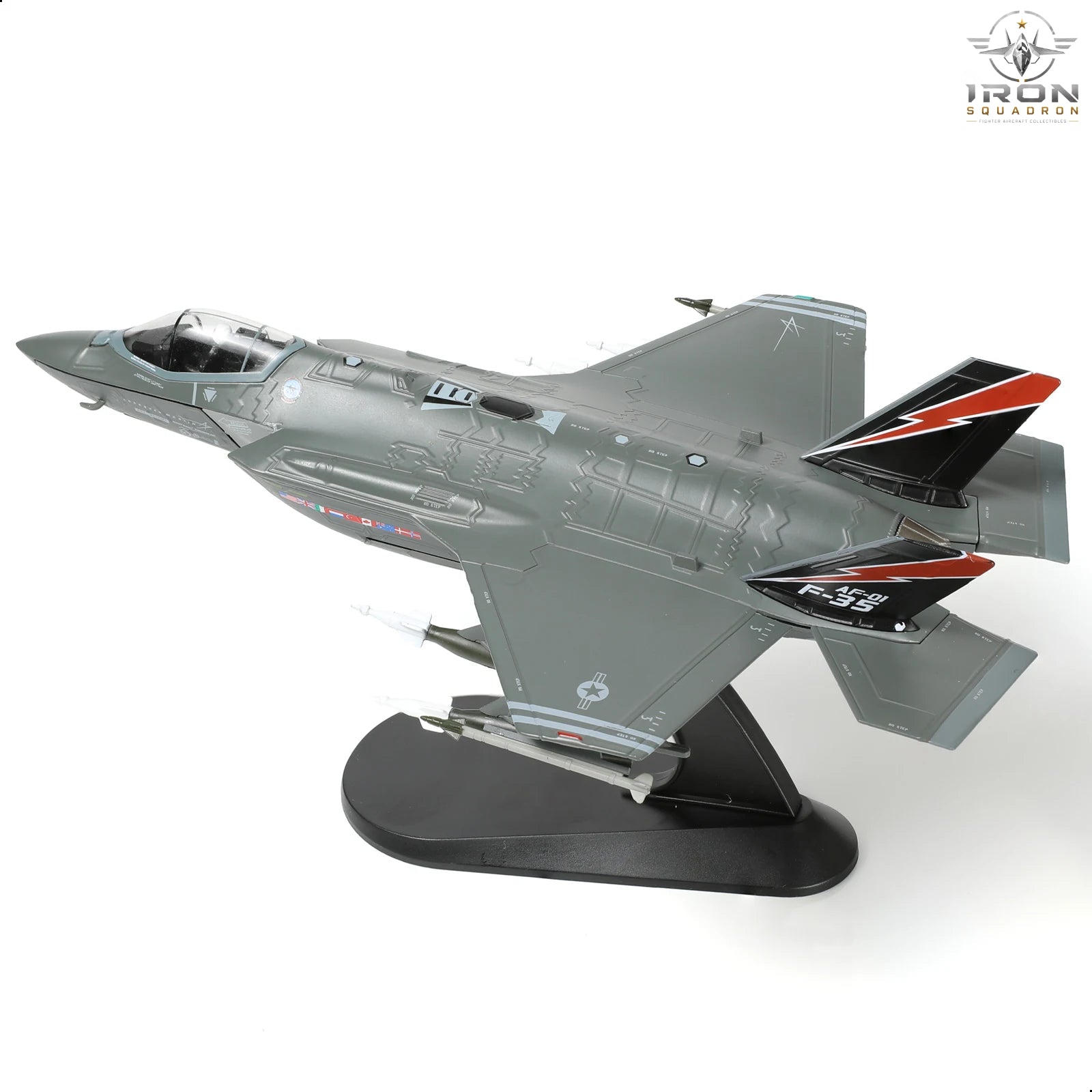 F-35A Lightning II — AF-01 First Jet 1:72 Diecast Model - image 3