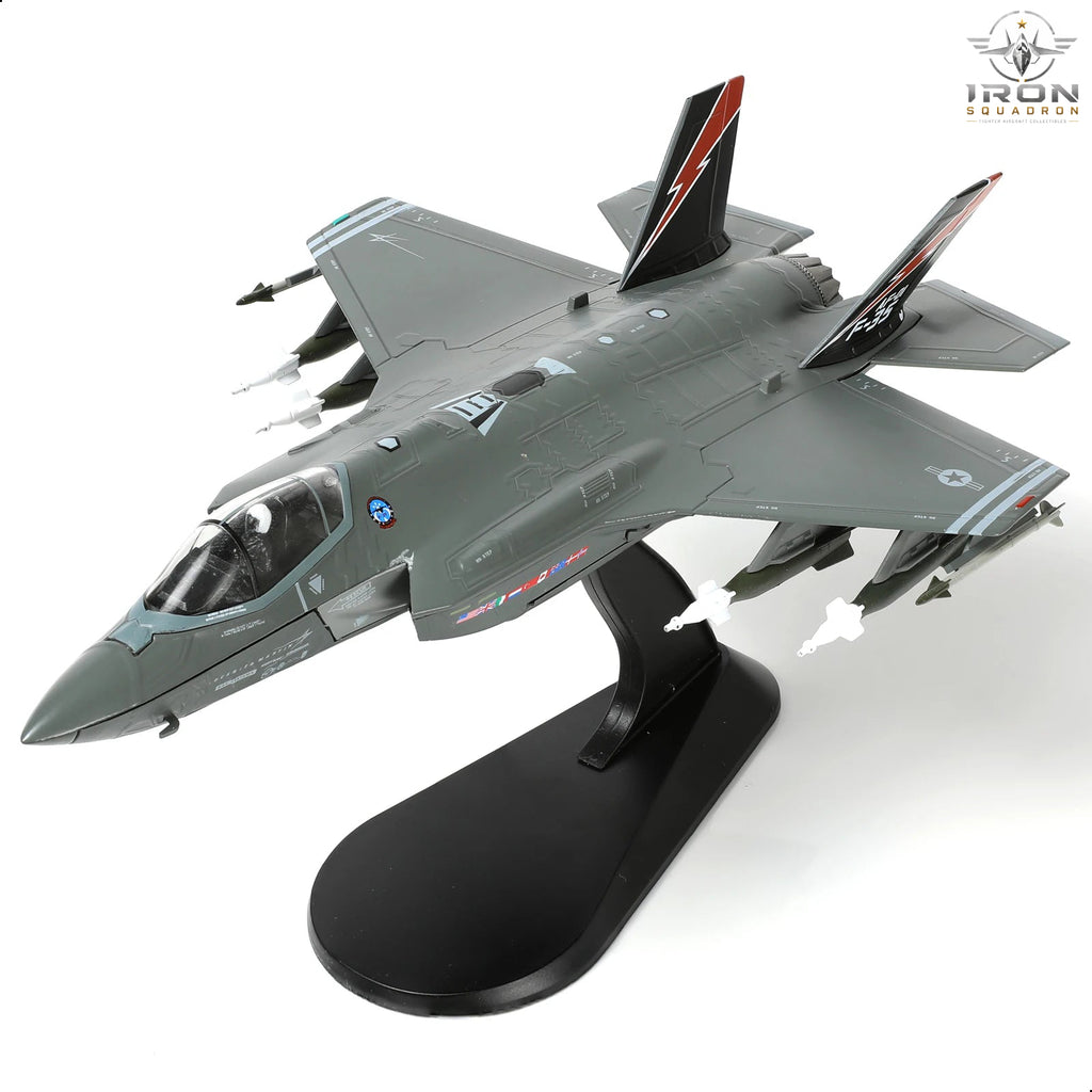 F-35A Lightning II — AF-01 First Jet 1:72 Diecast Model - image 5