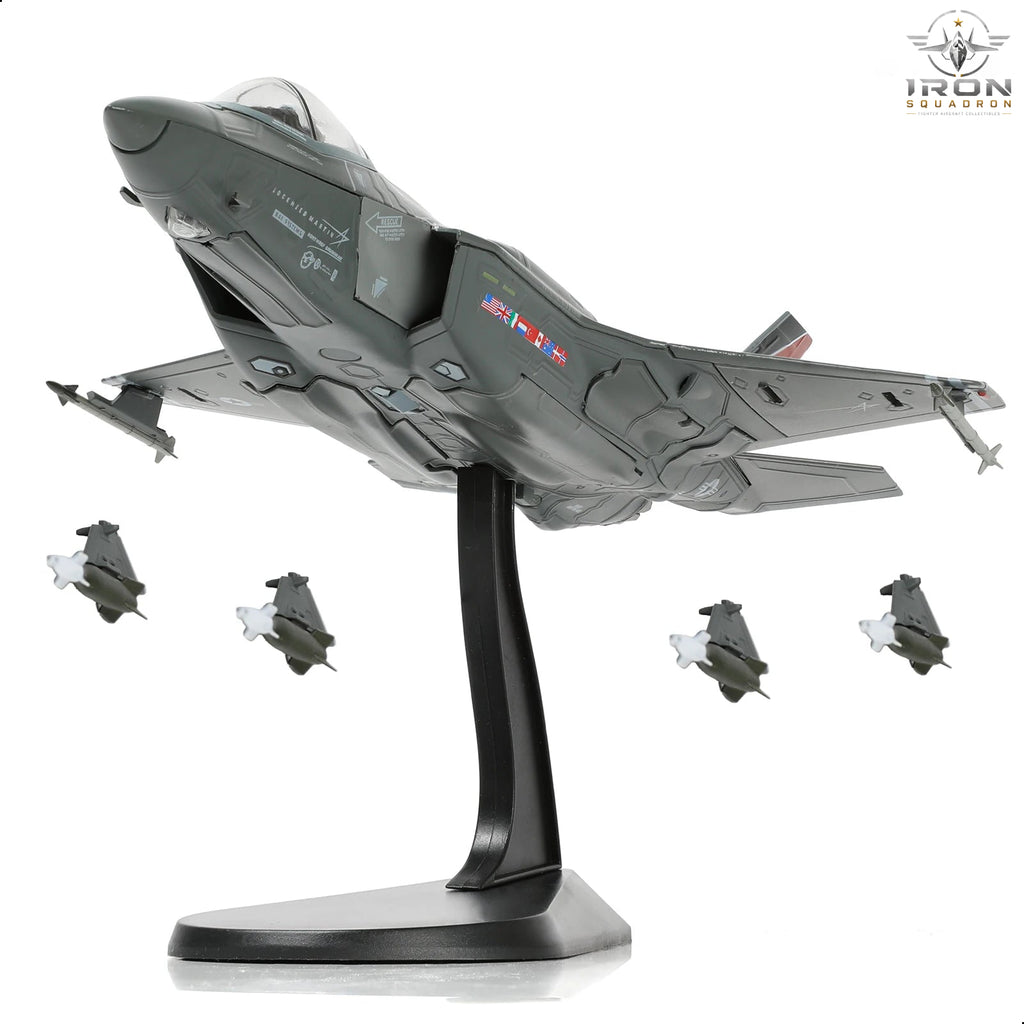 F-35A Lightning II — AF-01 First Jet 1:72 Diecast Model - image 7