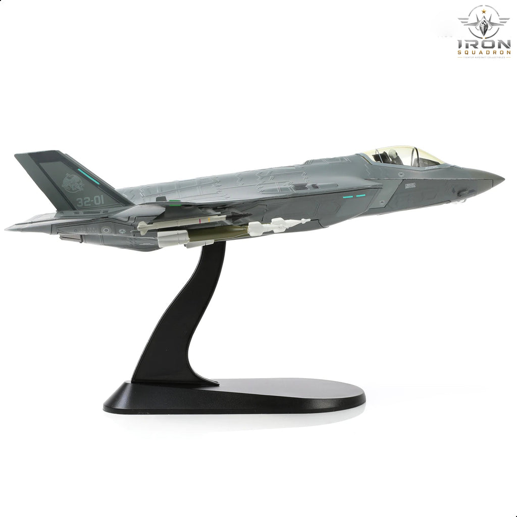 F-35A Lightning II — U.S. Air Force 1:72 Diecast Model - image 1