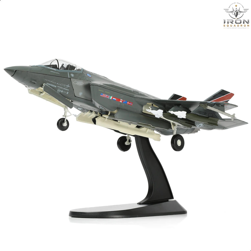 F-35A Lightning II — "Beast Mode" USAF 1:72 Diecast Model - image 3