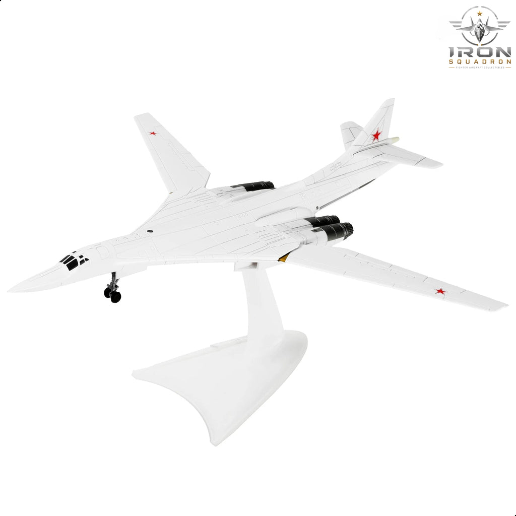Tu-160 Blackjack — 1:200 Diecast Model - image 8